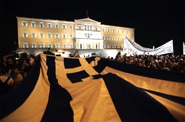 big-greek-flag-syntagma