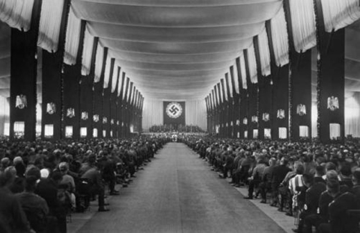 Reichsparteitag des Sieges 1933. Der Parteikongreﬂ tagt in der Luitpoldhalle