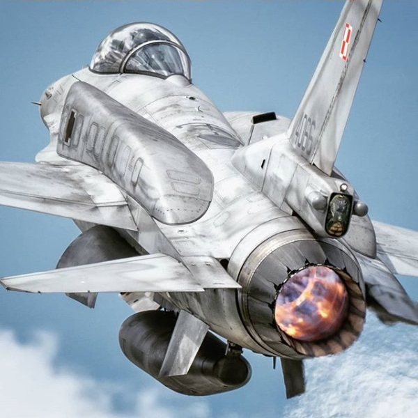 Polish Air Force F-16C from 31AFB Krzesiny plane rear view afterburner full thrust