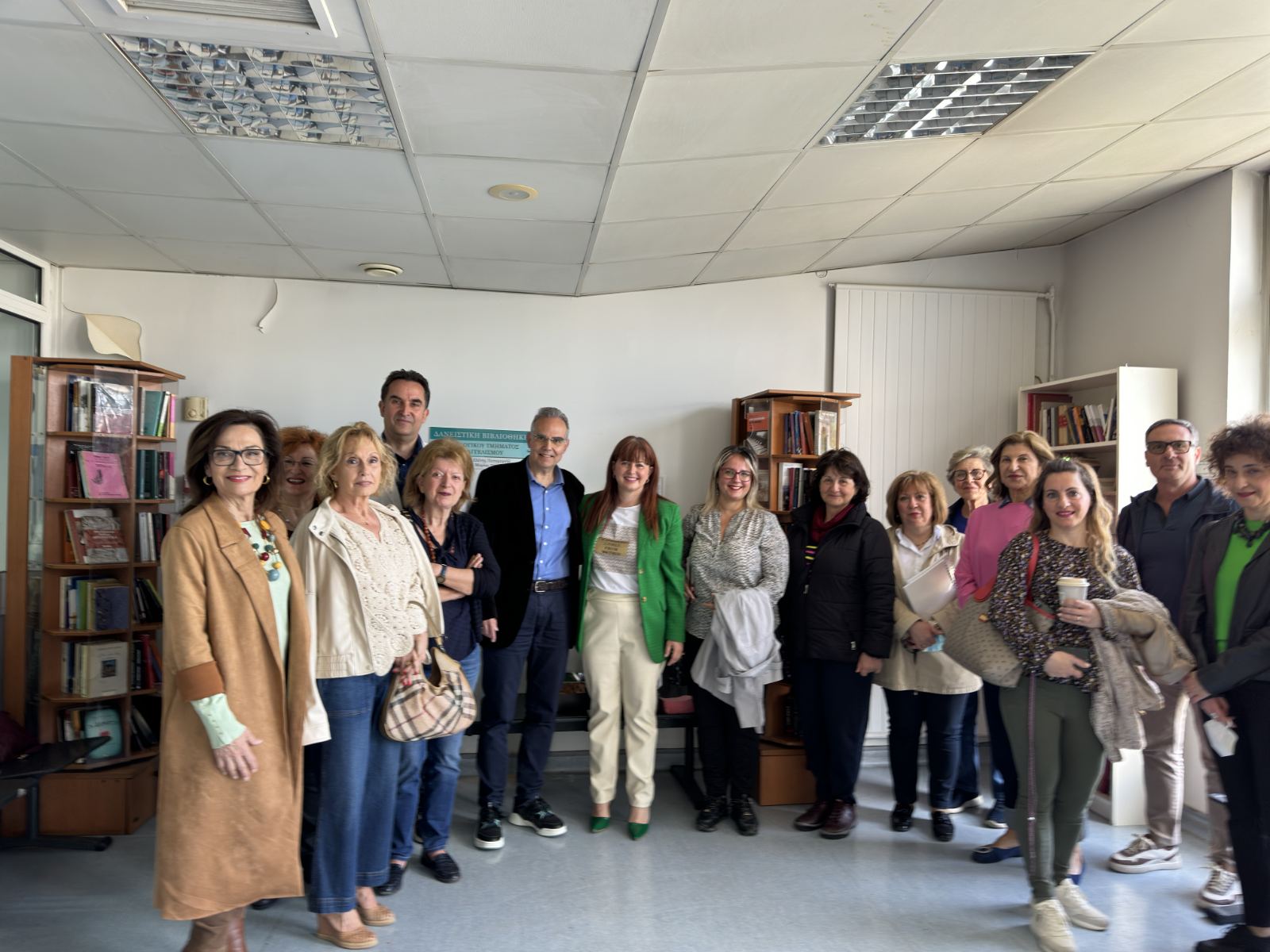 Ευαγγελισμός: Ιδρύθηκε δανειστική βιβλιοθήκη για καρκινοπαθείς μετά από την συγκινητική εθελοντική πρωτοβουλία της Μαρία Παπαμιχαήλ